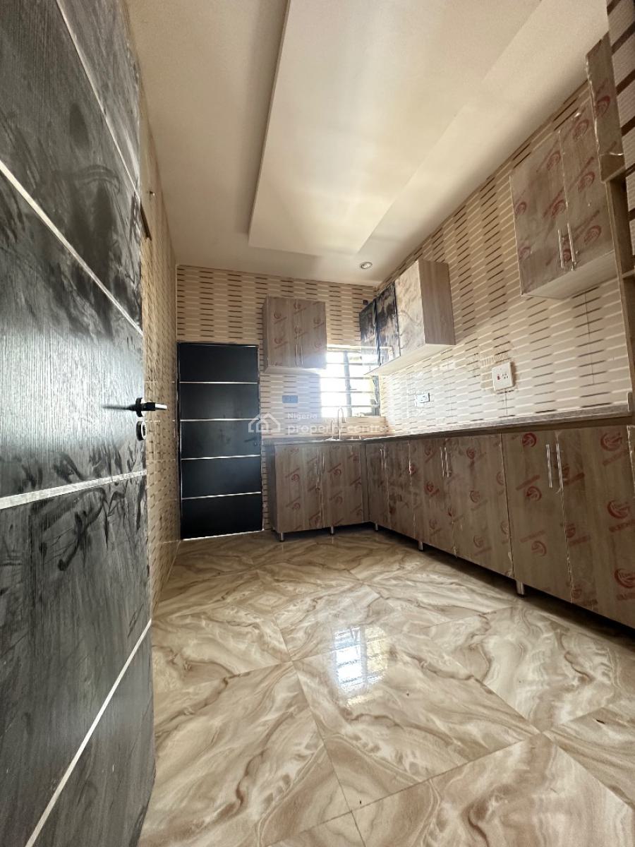2bedroom Apartment with Excellent Facilities, Chief Lateef Oyelade Gra, Oluyole Industrial Estate, Ibadan, Ibadan, Oyo, Flat / Apartment for Sale