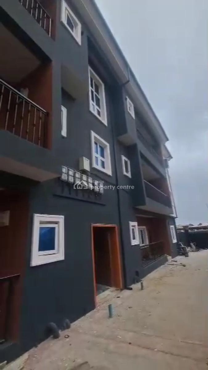 Clean 3bedr Flat Ensuite, Hossana Estate Lagos, Ago Palace, Isolo, Lagos, Flat / Apartment for Rent