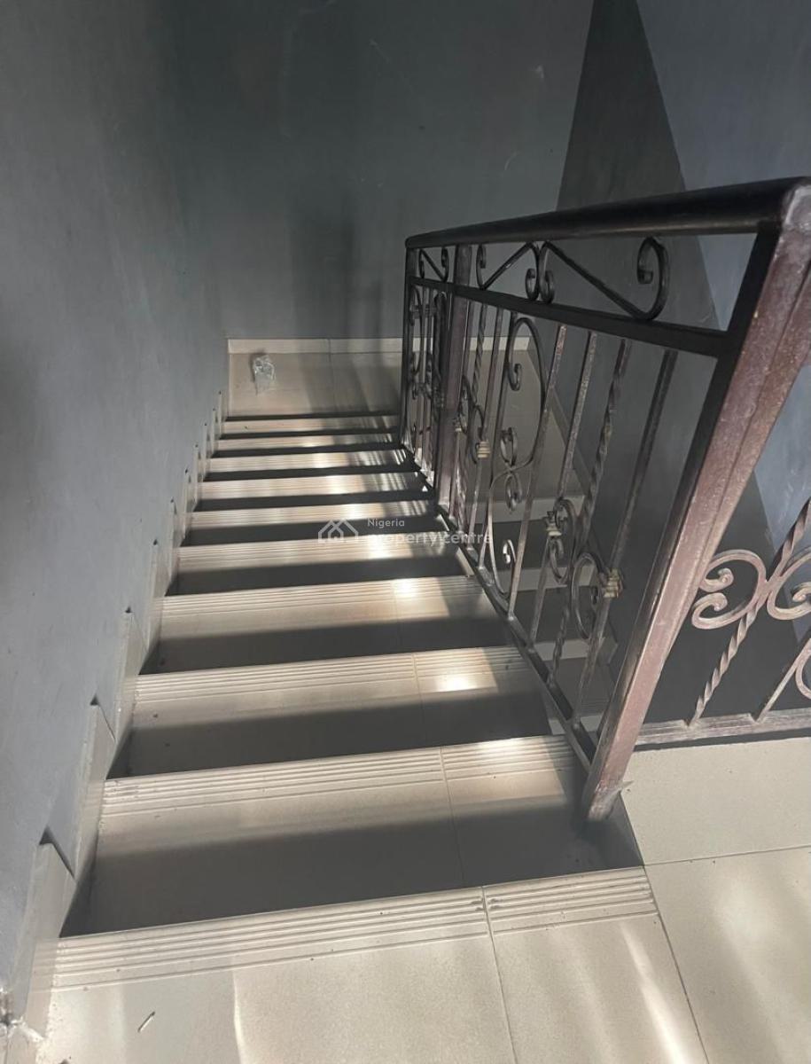 Nicely Finished 3 Bedrooms Flat (all Rooms En-suite + Guest Toilet), Afolabi Brown Street, Akoka, Yaba, Lagos, Flat / Apartment for Rent
