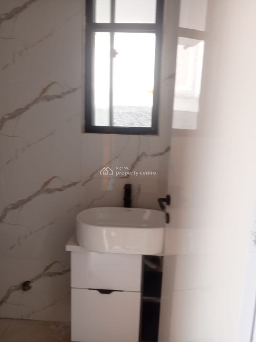 Elegant 5-bedroom Detached with 2 Bq Contemporary Charm, Lekki Phase 1, Lekki, Lagos, Detached Duplex for Sale
