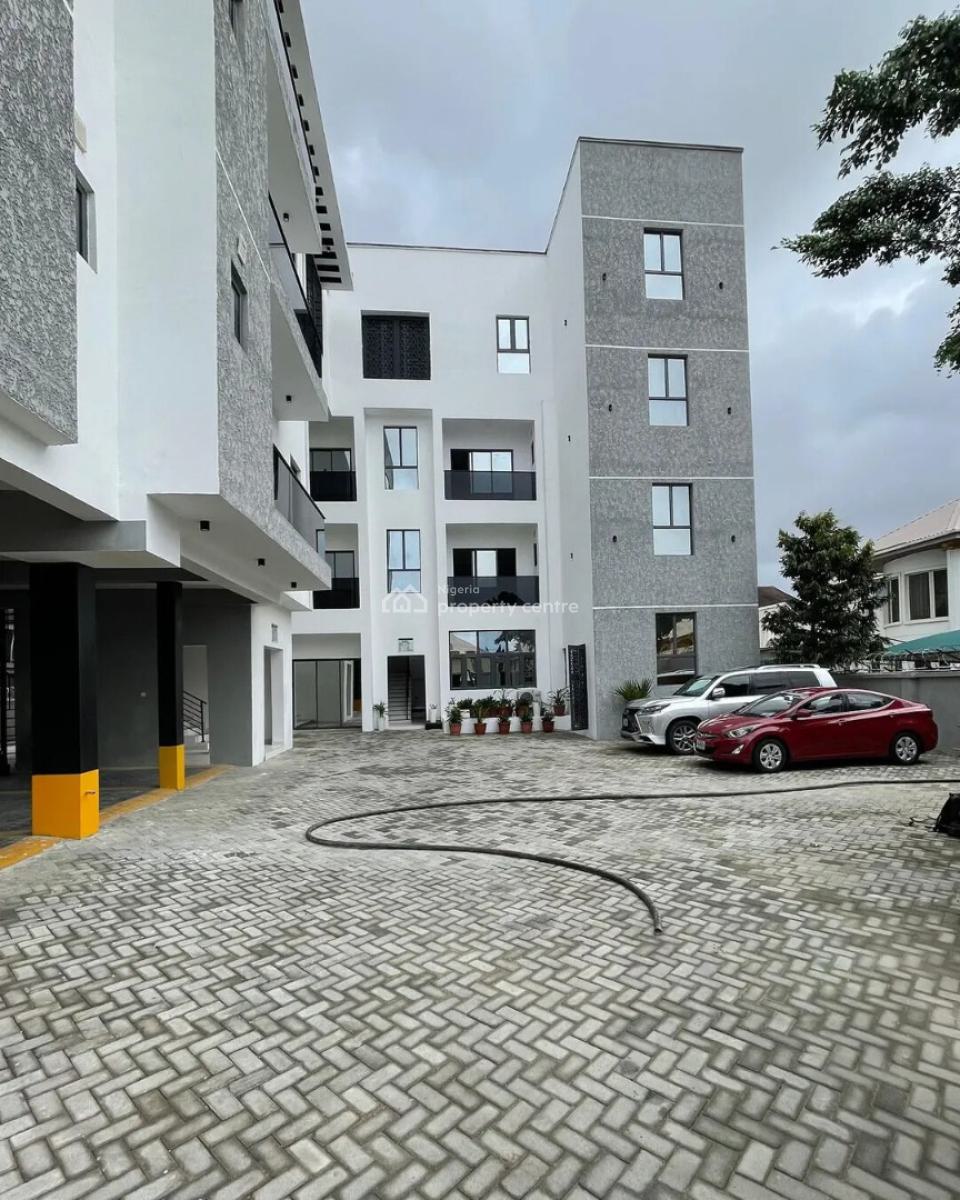Elegant 2-bedroom Apartment + Spacious Maids Room, Lekki Phase 1, Lekki, Lagos, Flat / Apartment for Rent