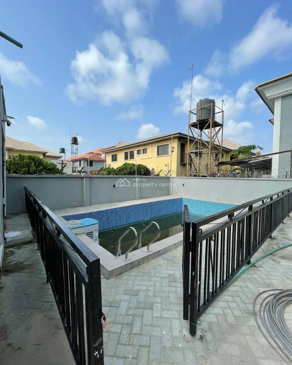 Elegant 2-bedroom Apartment + Spacious Maids Room, Lekki Phase 1, Lekki, Lagos, Flat / Apartment for Rent