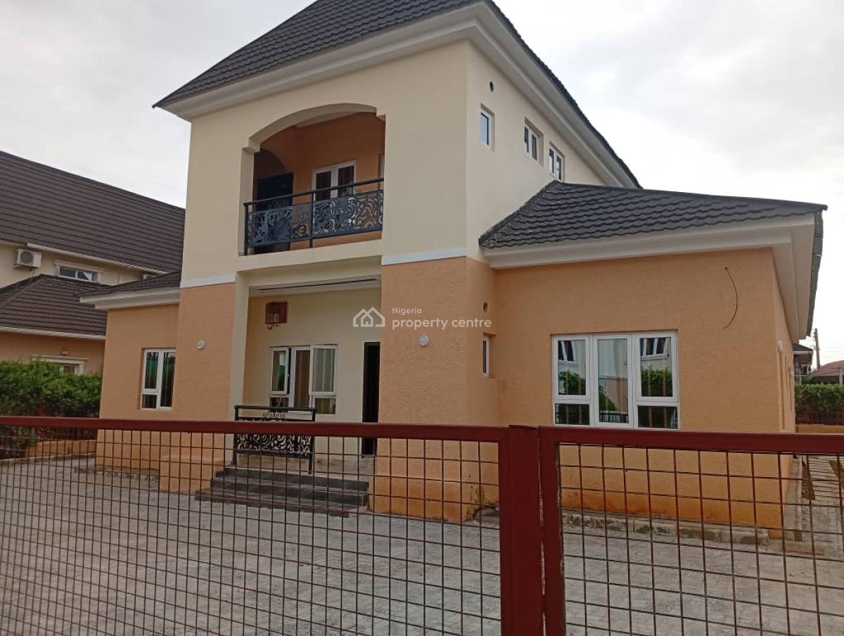 Fully Detached Three(3) Bedrooms Penthouse with 2 Bq, Cluster 1, River Park Estate Airport Road Abuja, Lugbe District, Abuja, Detached Duplex for Rent