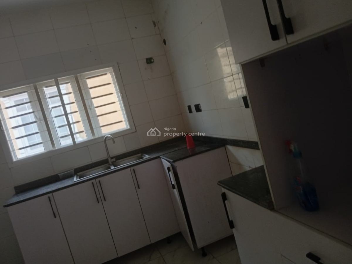a 3-bedroom Flat with a Room B/q, Katampe, Abuja, Flat / Apartment for Rent