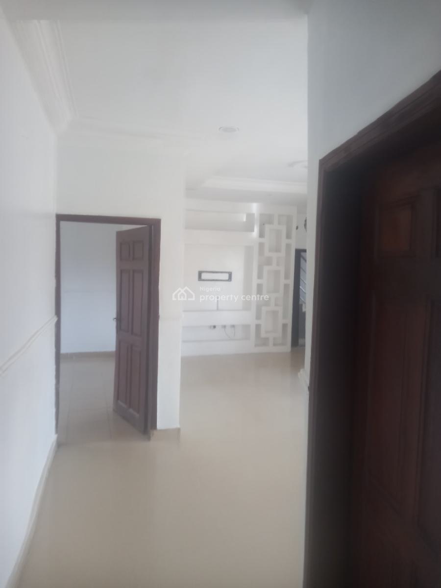 3bed Upstairs Flat Maplewood Estate, Maplewood Estate, Oko-oba, Agege, Lagos, Flat / Apartment for Rent