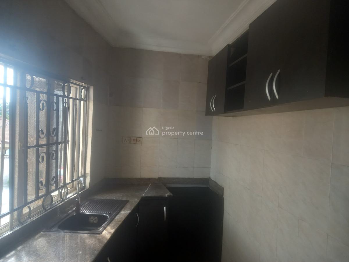 3bed Upstairs Flat Maplewood Estate, Maplewood Estate, Oko-oba, Agege, Lagos, Flat / Apartment for Rent