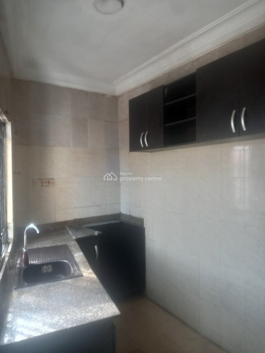 3bed Upstairs Flat Maplewood Estate, Maplewood Estate, Oko-oba, Agege, Lagos, Flat / Apartment for Rent