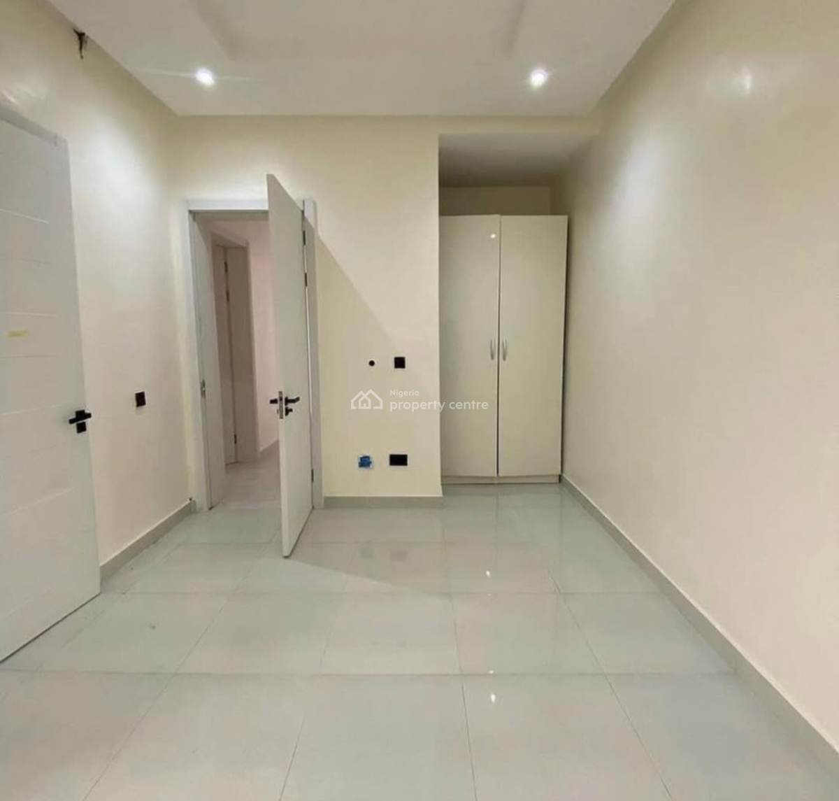 Fully Serviced 3-bedroom Apartment with Bq, Ologolo, Ologolo, Lekki, Lagos, Flat / Apartment for Rent