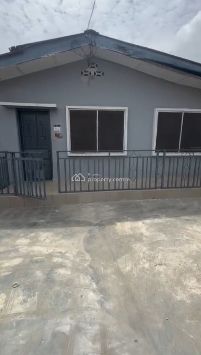 a Very Spacious Mini Flat (bungalow), Off Pedro, Gbagada, Lagos, Mini Flat (room and Parlour) for Rent