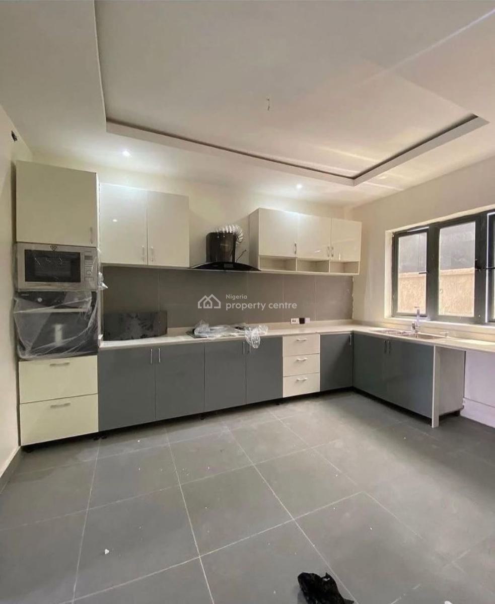 Fully Serviced 3-bedroom Apartment with Bq , Swimming Pool, Gym, Ologolo Road Lekki, Lekki, Lagos, Flat / Apartment for Rent