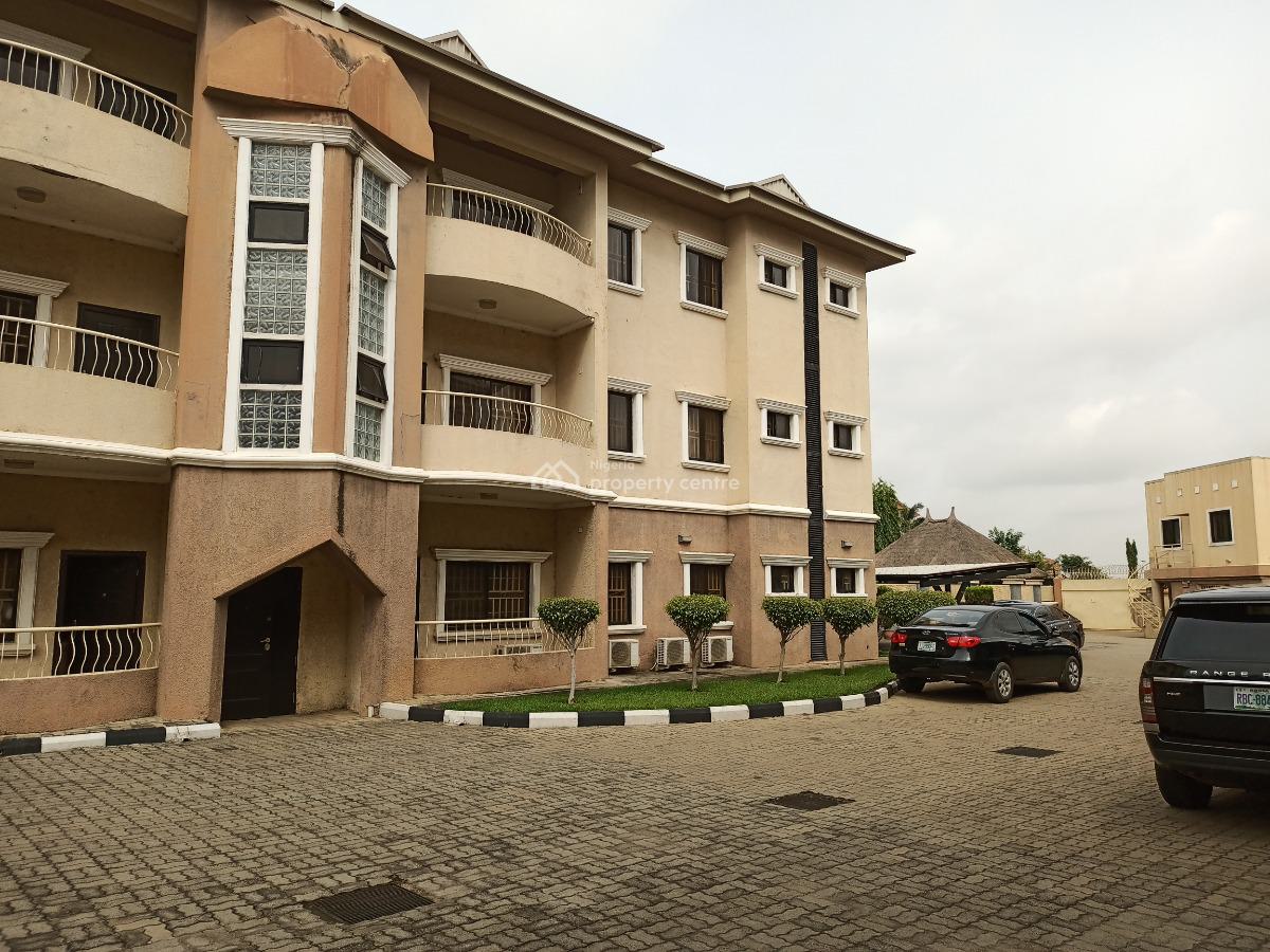 Nice 3 Bedroom Flat with Bq, Swimming Pool and Gym, Minister Quarters By Mabushi Tarred Road, Mabushi, Abuja, Flat / Apartment for Rent