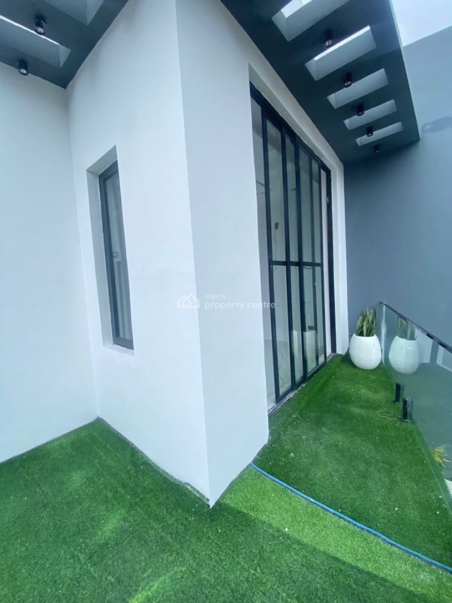 Spacious 4 Bedroom Semidetached Duplex with Bq  in an Estate, Chevron, Lekki, Lagos, Semi-detached Duplex for Rent