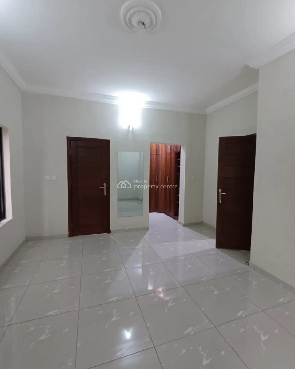 Decent  3 Bedroom Apartment + Bq Available, Lekki Phase 1, Lekki, Lagos, Flat / Apartment for Rent
