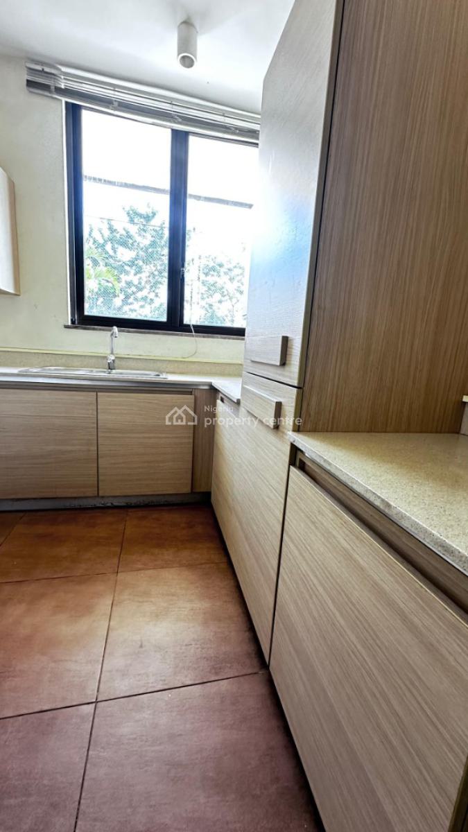 a Remarkable Corner Piece Property with a Structure on a 1600sqm, Adeola Odeku, Victoria Island (vi), Lagos, Restaurant / Bar for Rent