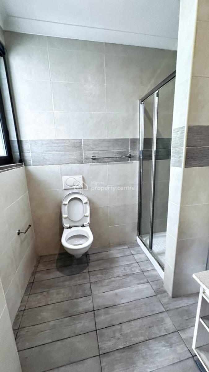 an Executive 3bedroom Flat with a Room Bq in an Exclusive Area, Old Ikoyi, Ikoyi, Lagos, Flat / Apartment for Rent