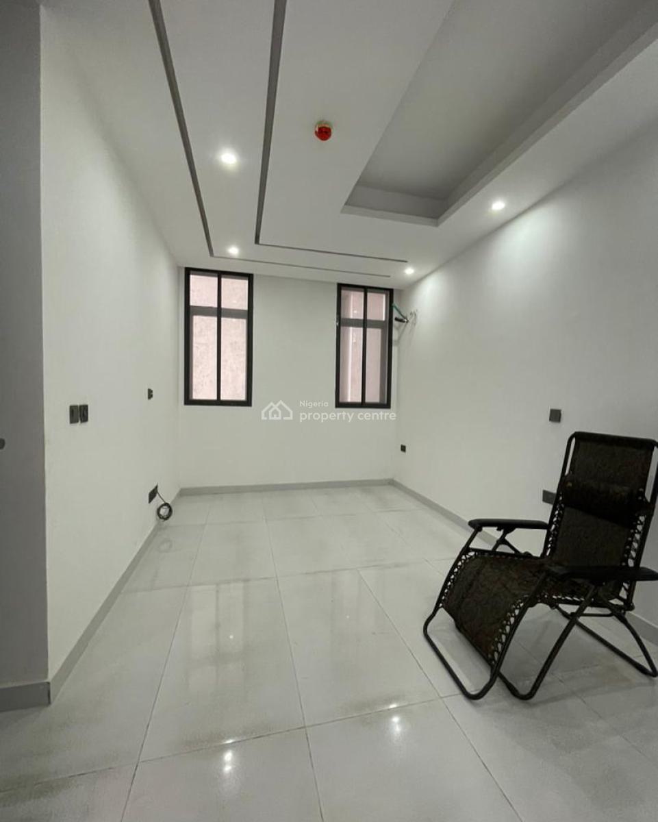 Exclusive Spacious 2 Bedroom Apartment with Elevator and Gym, Lekki Phase 1, Lekki, Lagos, Block of Flats for Sale