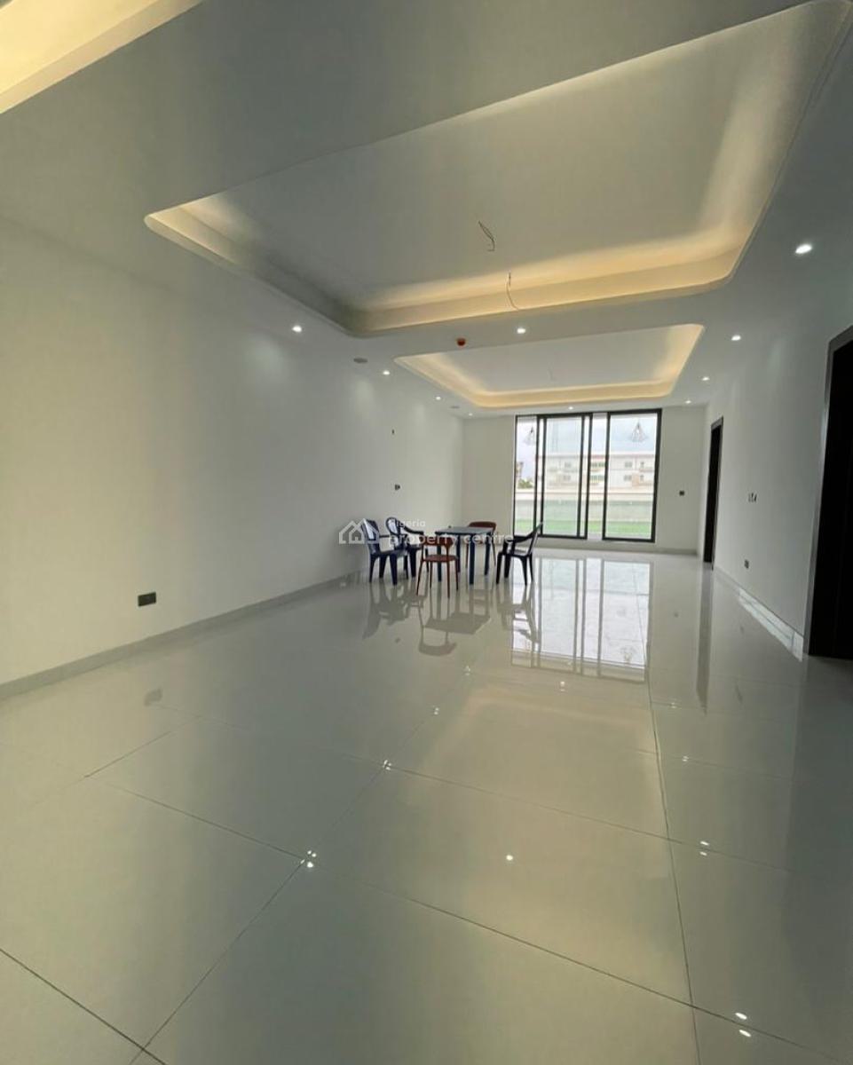 Exclusive Spacious 2 Bedroom Apartment with Elevator and Gym, Lekki Phase 1, Lekki, Lagos, Block of Flats for Sale