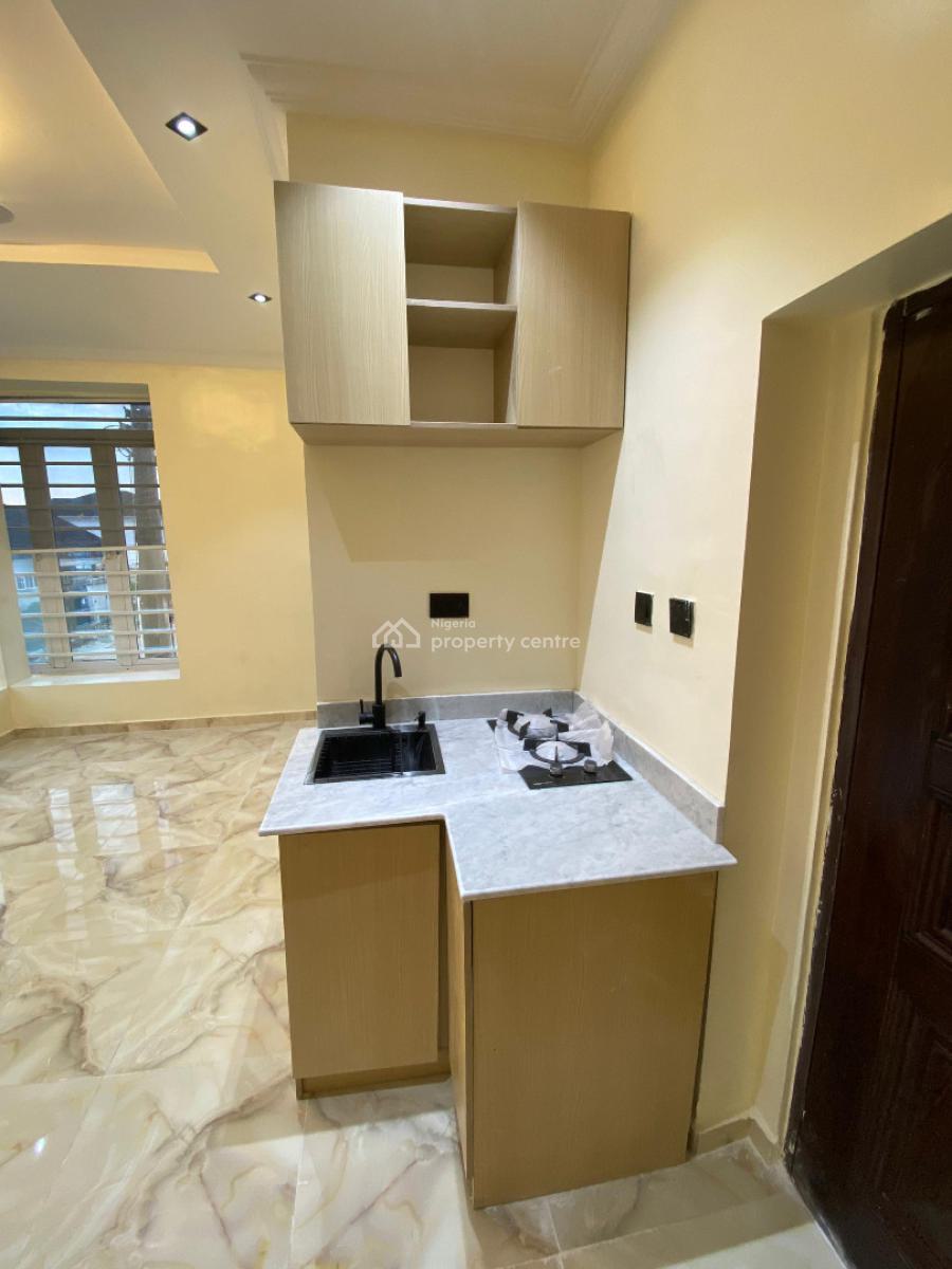Luxurious Spacious Selfcon Available in a Secured and Serene Estate, Chevron, Lekki, Lagos, Flat / Apartment for Rent