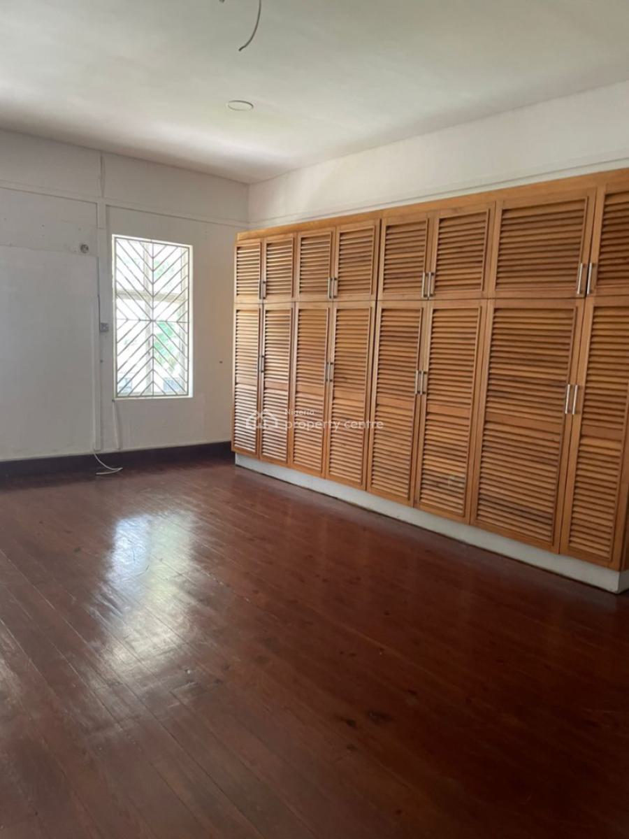 5-bedroom Property with 3 Bqs, Ikoyi, Lagos, House for Sale