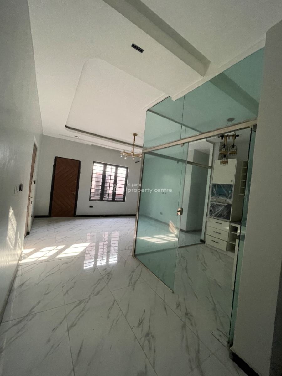 Beautifully Built 2bedroom Apartment, Lekki Phase 1, Lekki Phase 1, Lekki, Lagos, Block of Flats for Sale