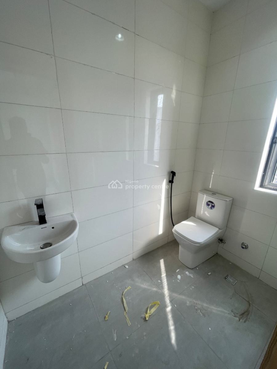 Beautifully Built 2bedroom Apartment, Lekki Phase 1, Lekki Phase 1, Lekki, Lagos, Block of Flats for Sale