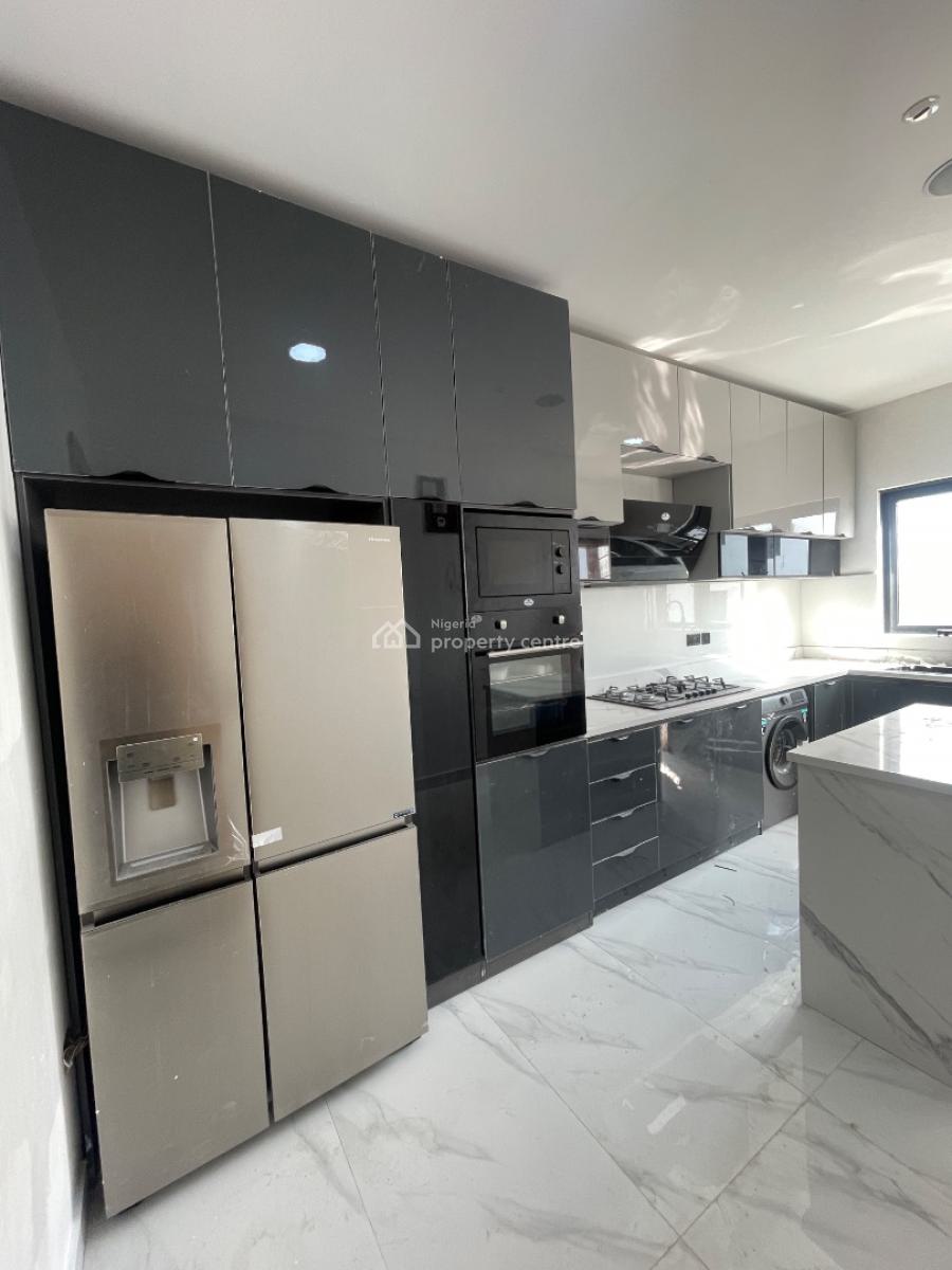 Beautifully Built 2bedroom Apartment, Lekki Phase 1, Lekki Phase 1, Lekki, Lagos, Block of Flats for Sale