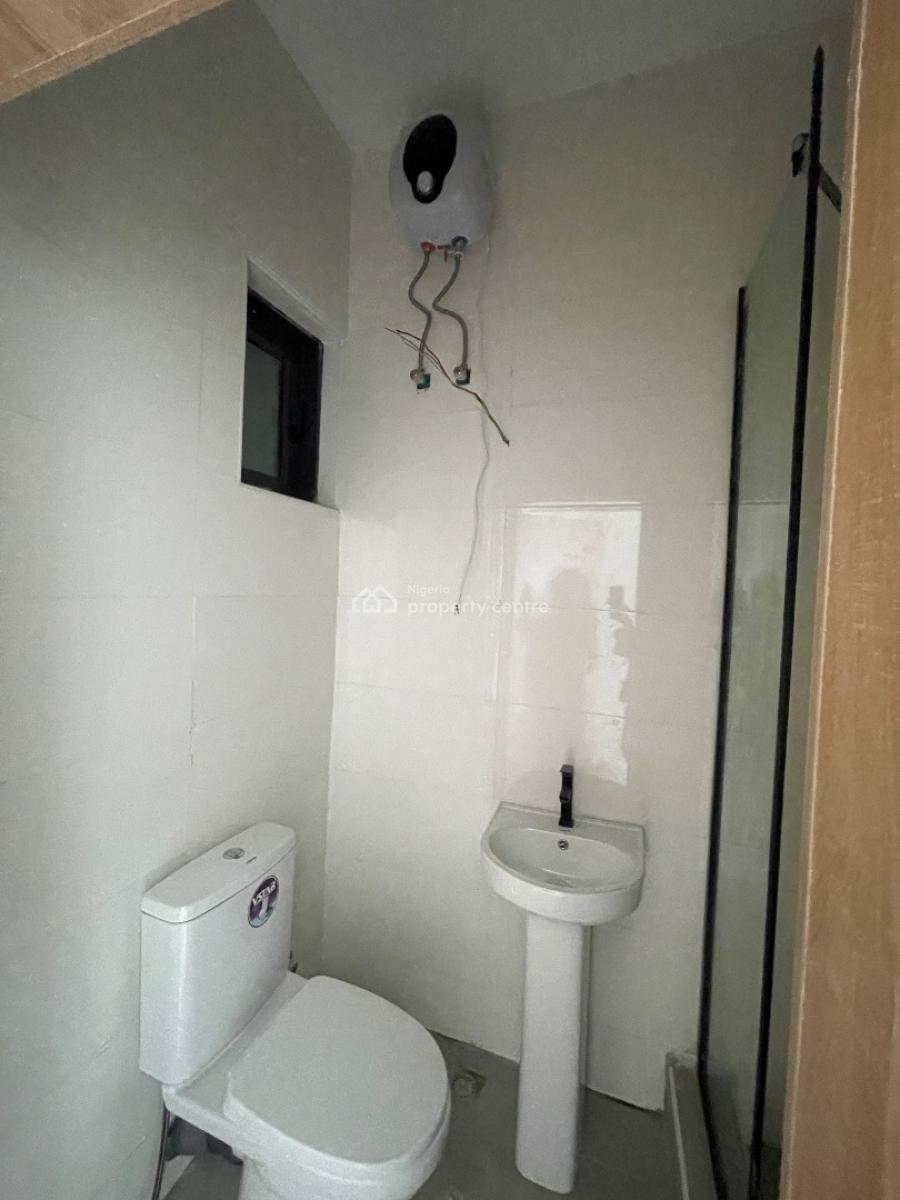 Beautifully Built 2bedroom Apartment, Lekki Phase 1, Lekki Phase 1, Lekki, Lagos, Block of Flats for Sale