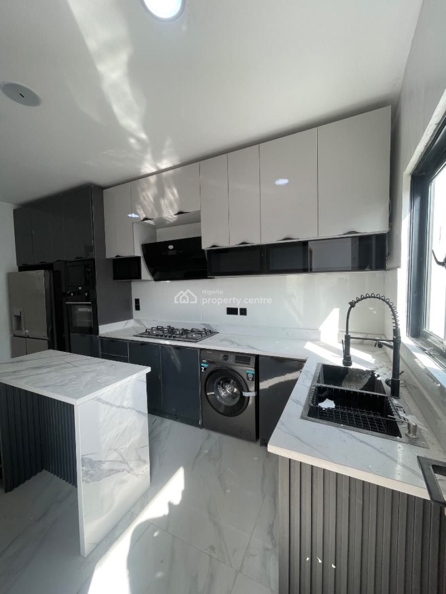 Beautifully Built 2bedroom Apartment, Lekki Phase 1, Lekki Phase 1, Lekki, Lagos, Block of Flats for Sale
