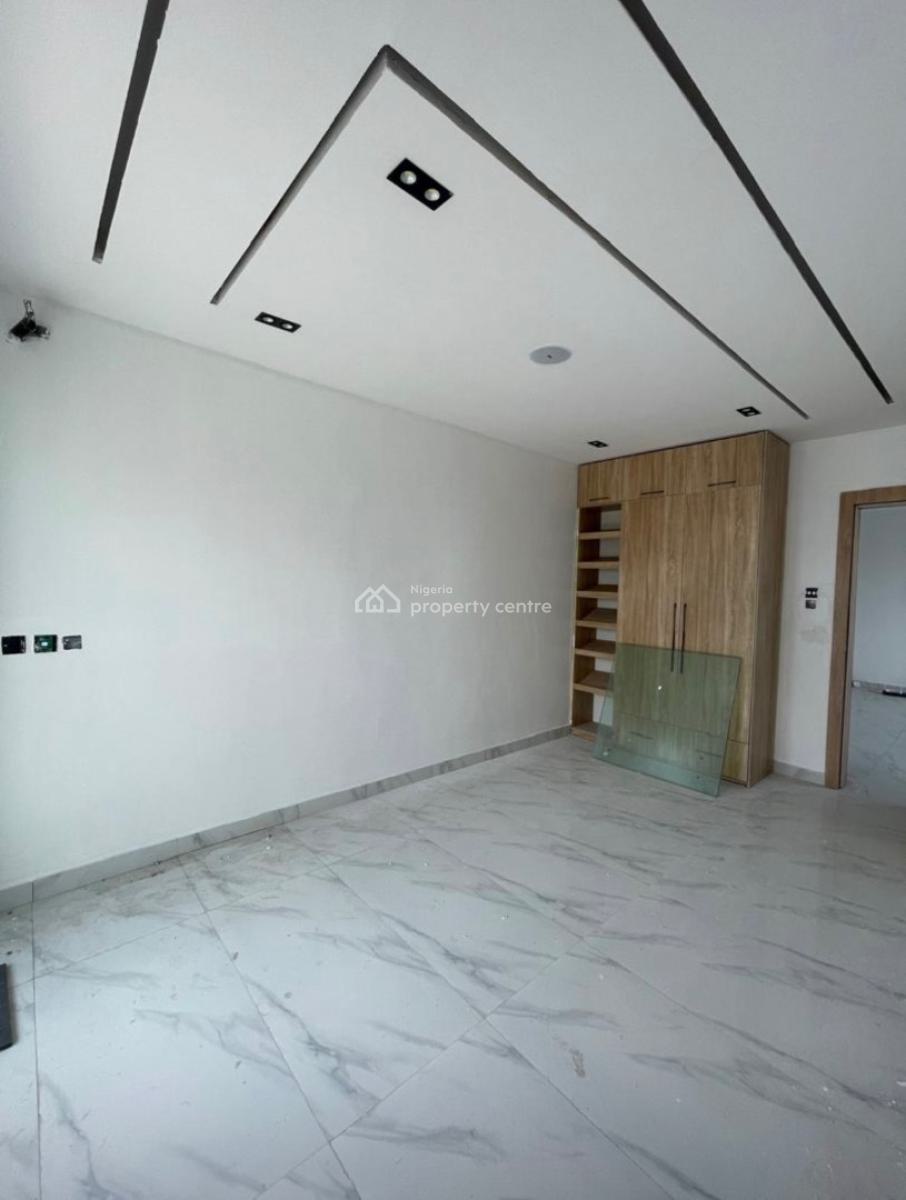 Beautifully Built 2 Bedrooms Apartment, Lekki Phase 1, Lekki, Lagos, Flat / Apartment for Sale