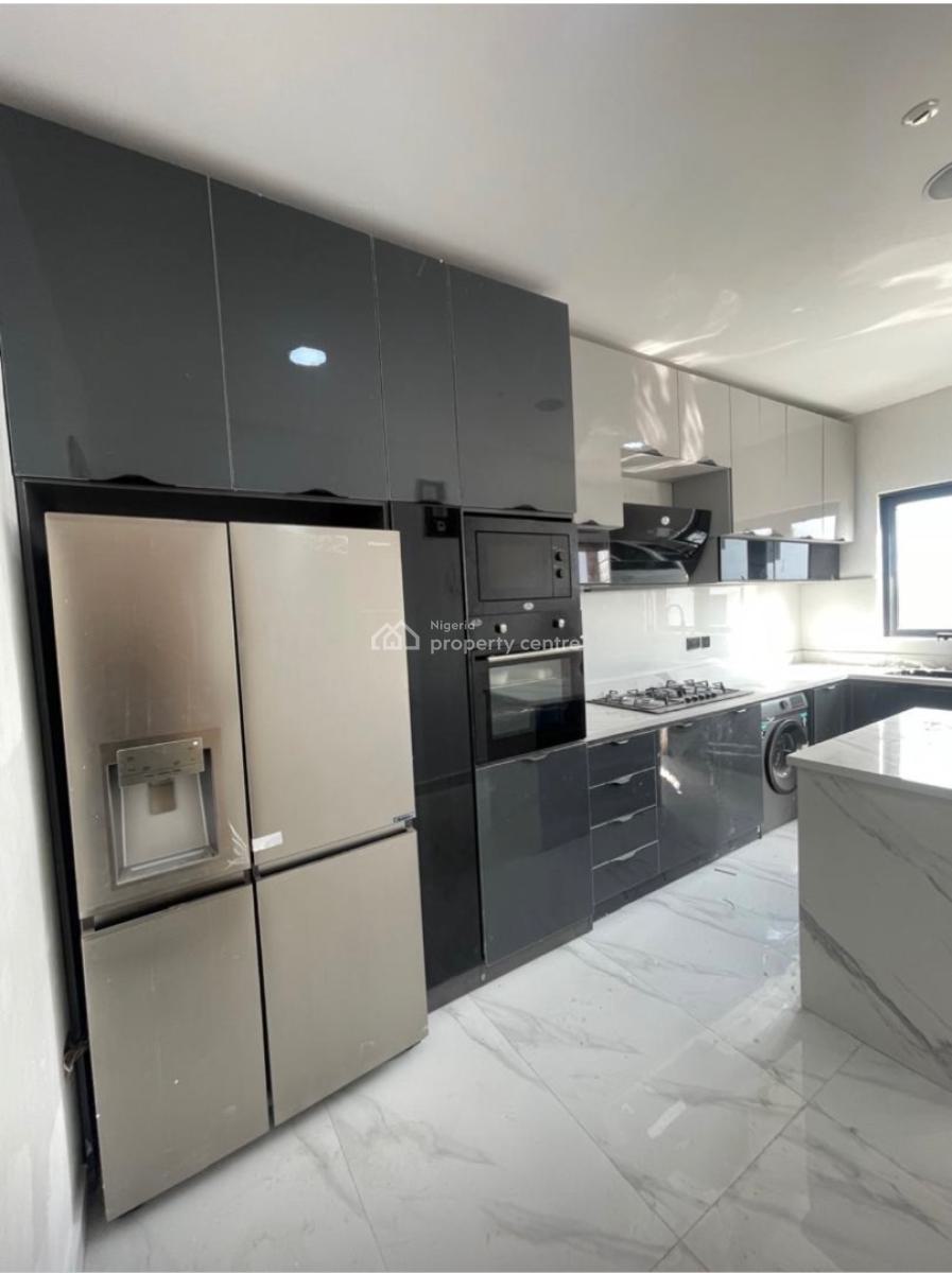 Beautifully Built 2 Bedrooms Apartment, Lekki Phase 1, Lekki, Lagos, Flat / Apartment for Sale