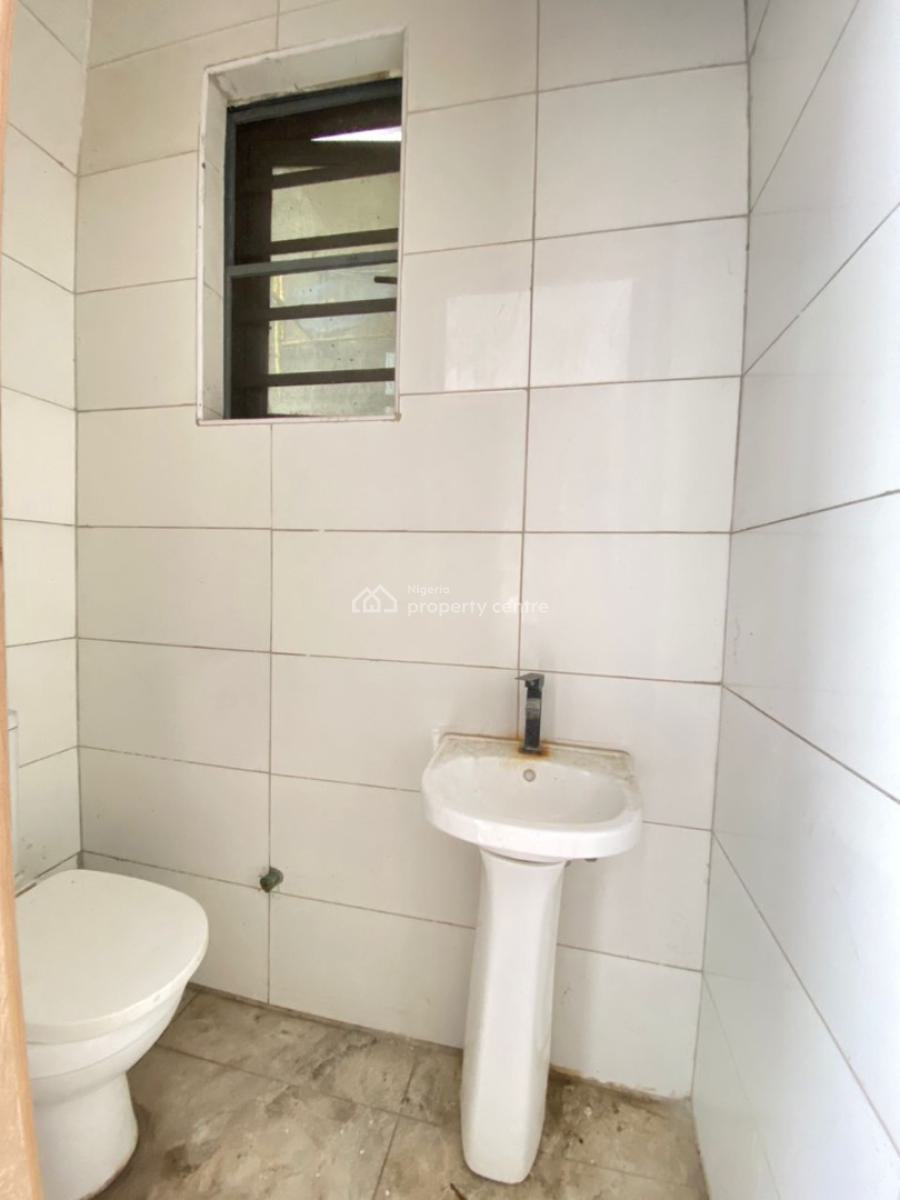 Neat 2 Bedroom Apartment, Ilasan, Lekki, Lagos, Flat / Apartment for Rent
