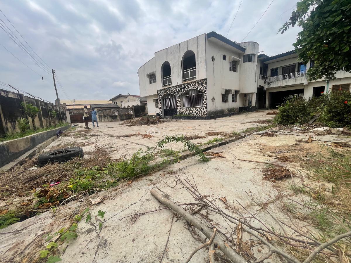 Massive (10)bedroom Duplex in Abeokuta City, 1 Agboke Close, Ita-iyalode, Akinolugbade, Abeokuta, Abeokuta North, Ogun, Semi-detached Duplex for Sale