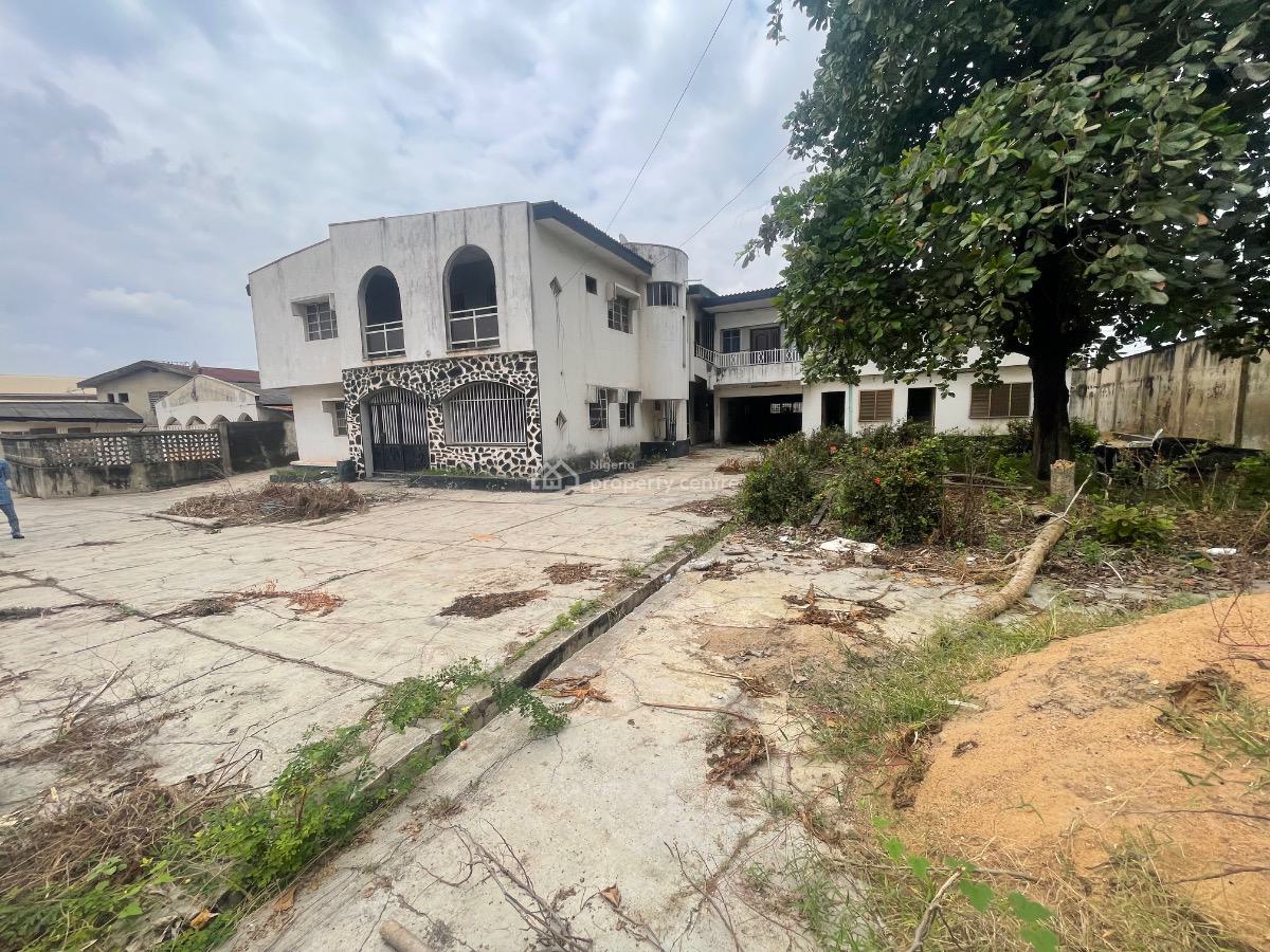 Massive (10)bedroom Duplex in Abeokuta City, 1 Agboke Close, Ita-iyalode, Akinolugbade, Abeokuta, Abeokuta North, Ogun, Semi-detached Duplex for Sale