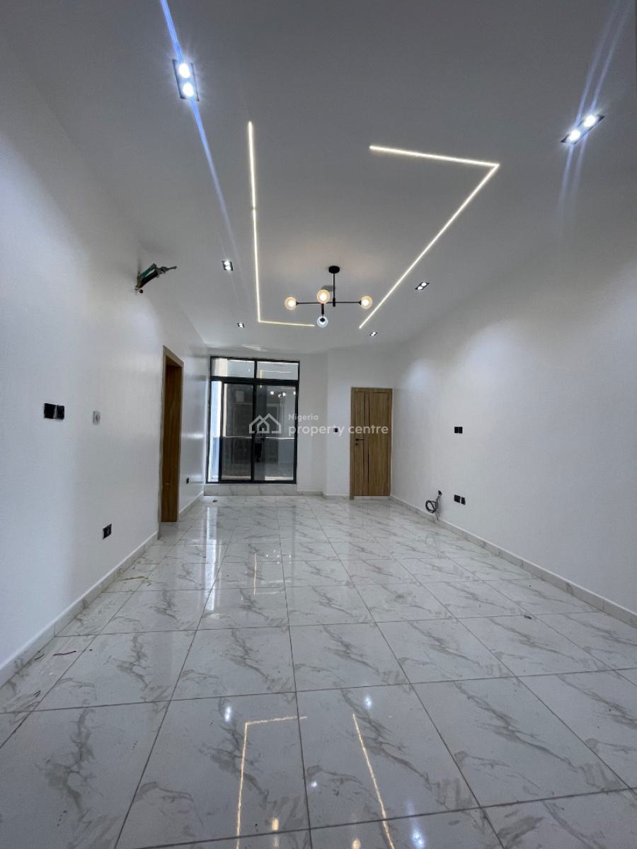 2 Bedroom Apartment, Ologolo, Lekki, Lagos, Block of Flats for Sale