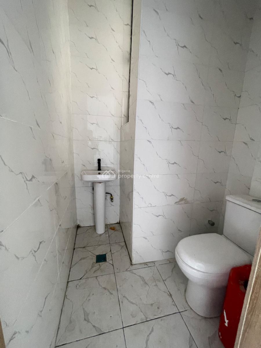 2 Bedroom Apartment, Ologolo, Lekki, Lagos, Block of Flats for Sale