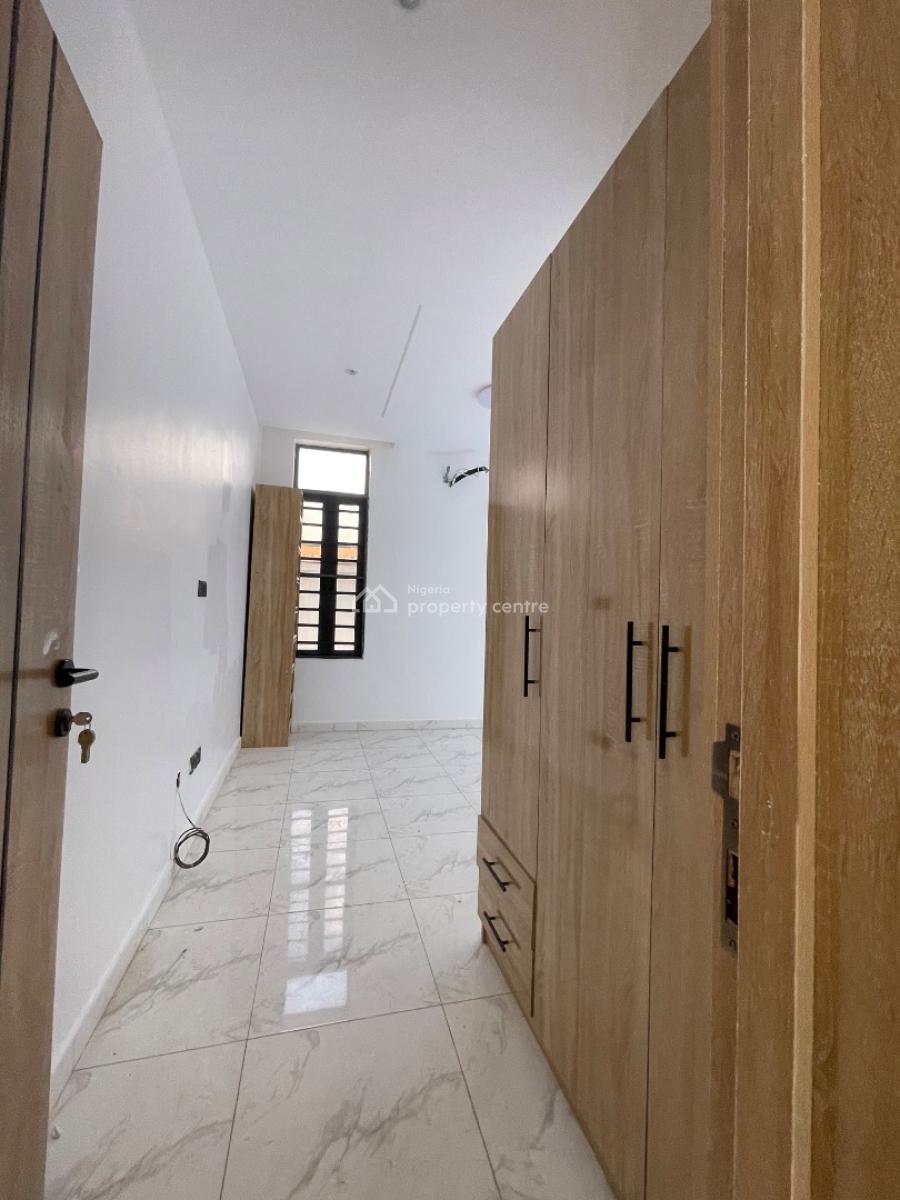 2 Bedroom Apartment, Ologolo, Lekki, Lagos, Block of Flats for Sale