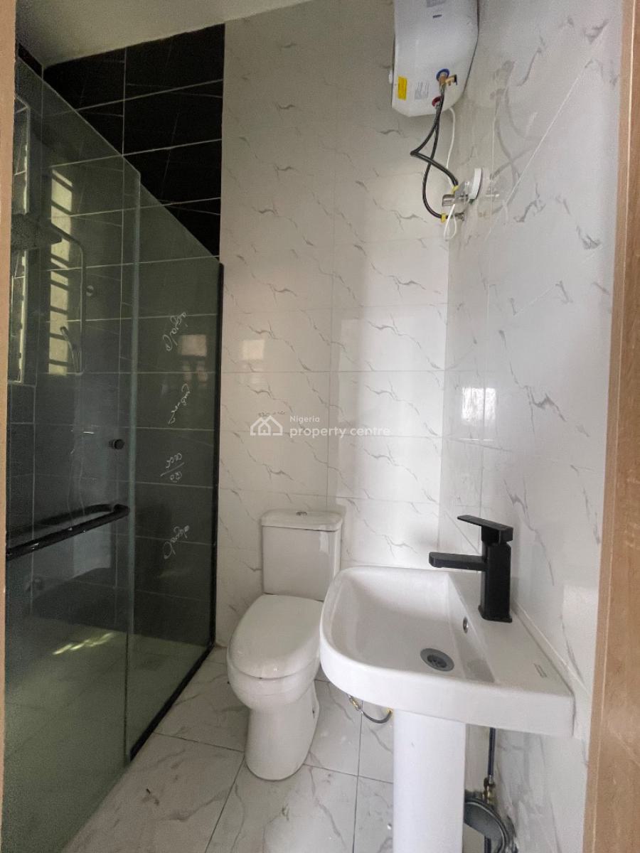 2 Bedroom Apartment, Ologolo, Lekki, Lagos, Block of Flats for Sale