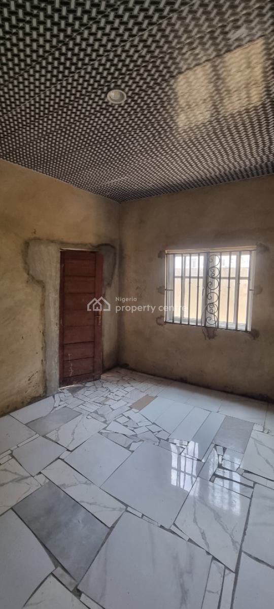 Spacious a Roomself Contain with Close Access to Road, Off Okunajah Junction Atican Beach Estate Road, Lekki, Lagos, Self Contain (single Rooms) for Rent