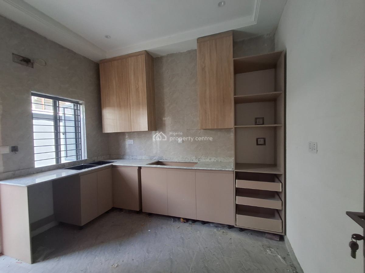 4 Bedroom Flat with Study, Lekki Phase 1, Lekki, Lagos, Flat / Apartment for Rent