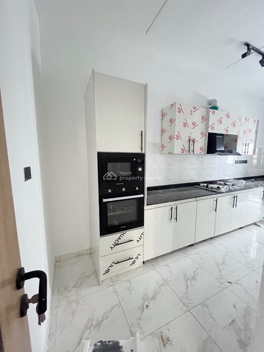 Lush 2 Bedroom Flat + Gym & Pool, Lagos, Ologolo, Lekki, Lagos, Flat / Apartment for Sale