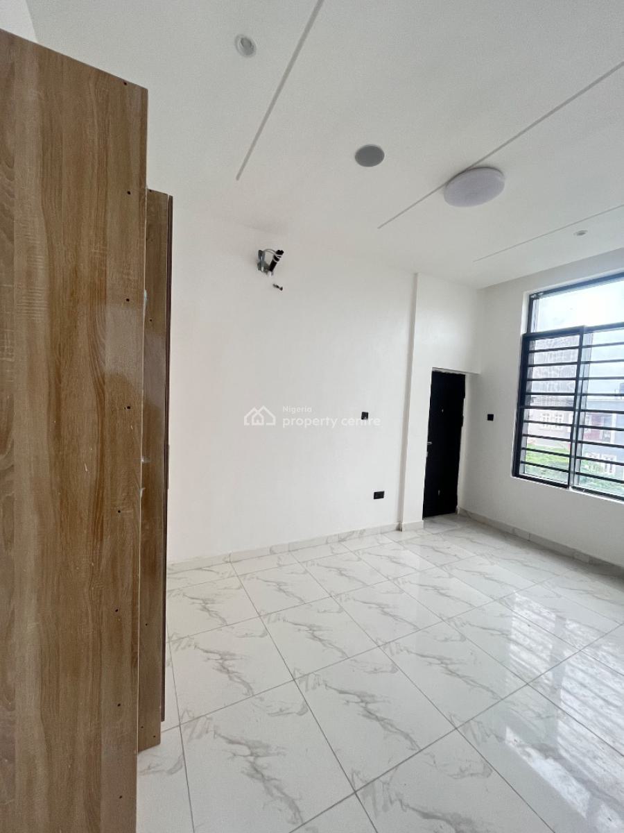 Lush 2 Bedroom Flat + Gym & Pool, Lagos, Ologolo, Lekki, Lagos, Flat / Apartment for Sale