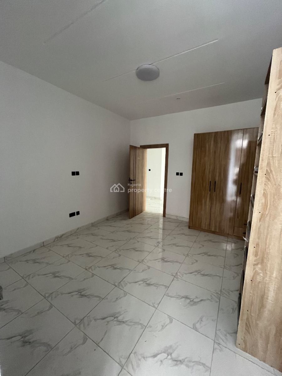 Lush 2 Bedroom Flat + Gym & Pool, Lagos, Ologolo, Lekki, Lagos, Flat / Apartment for Sale
