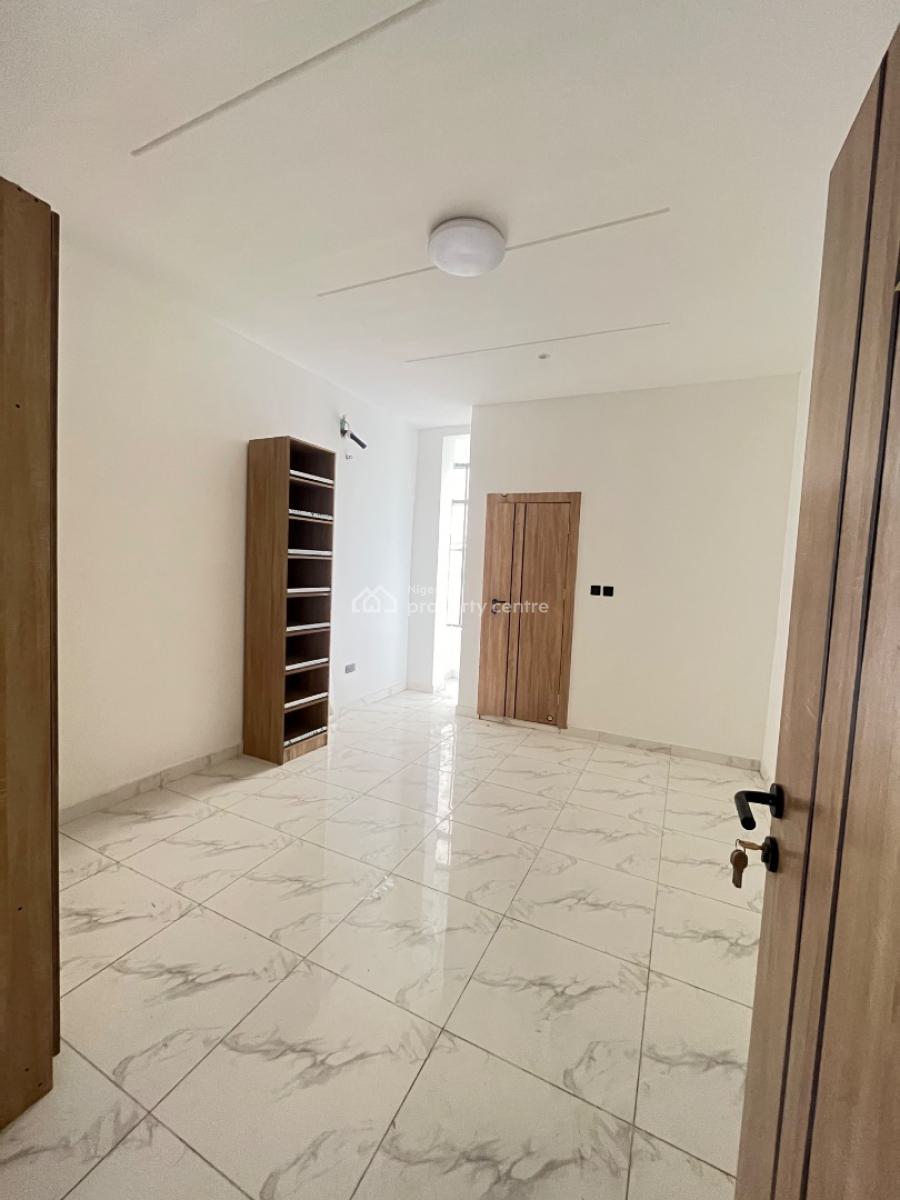 Lush 2 Bedroom Flat + Gym & Pool, Lagos, Ologolo, Lekki, Lagos, Flat / Apartment for Sale