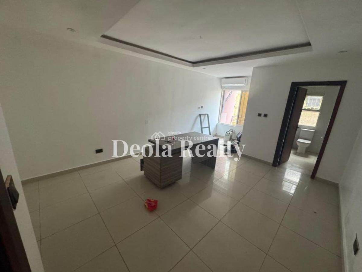a Very Spacious 3 Bedrooms Service Apartment with Bq, Pool and Gyms, Oniru Estate, Victoria Island (vi), Lagos, Flat / Apartment for Sale