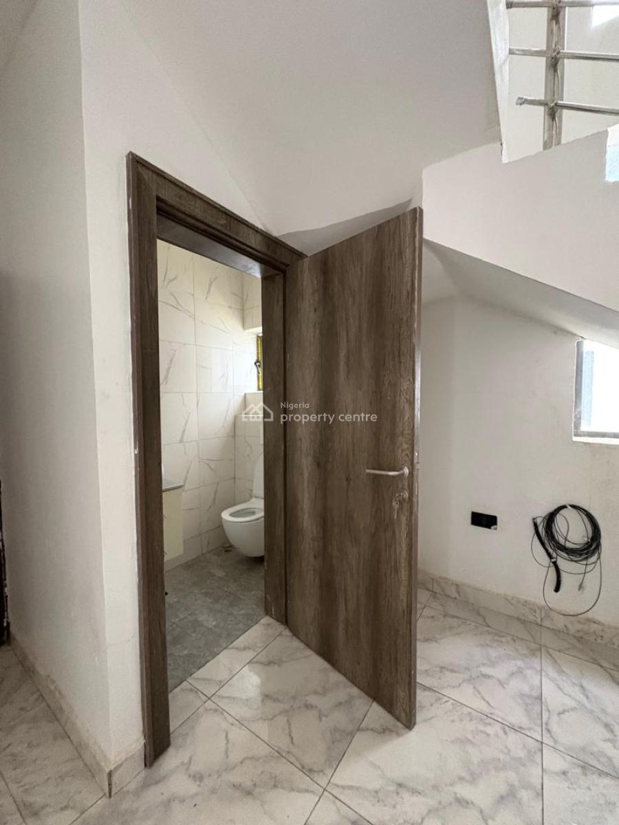 5-bedroom Detached + Bq  Location: Apo Distr, Apo, Apo, Abuja, Detached Duplex for Sale