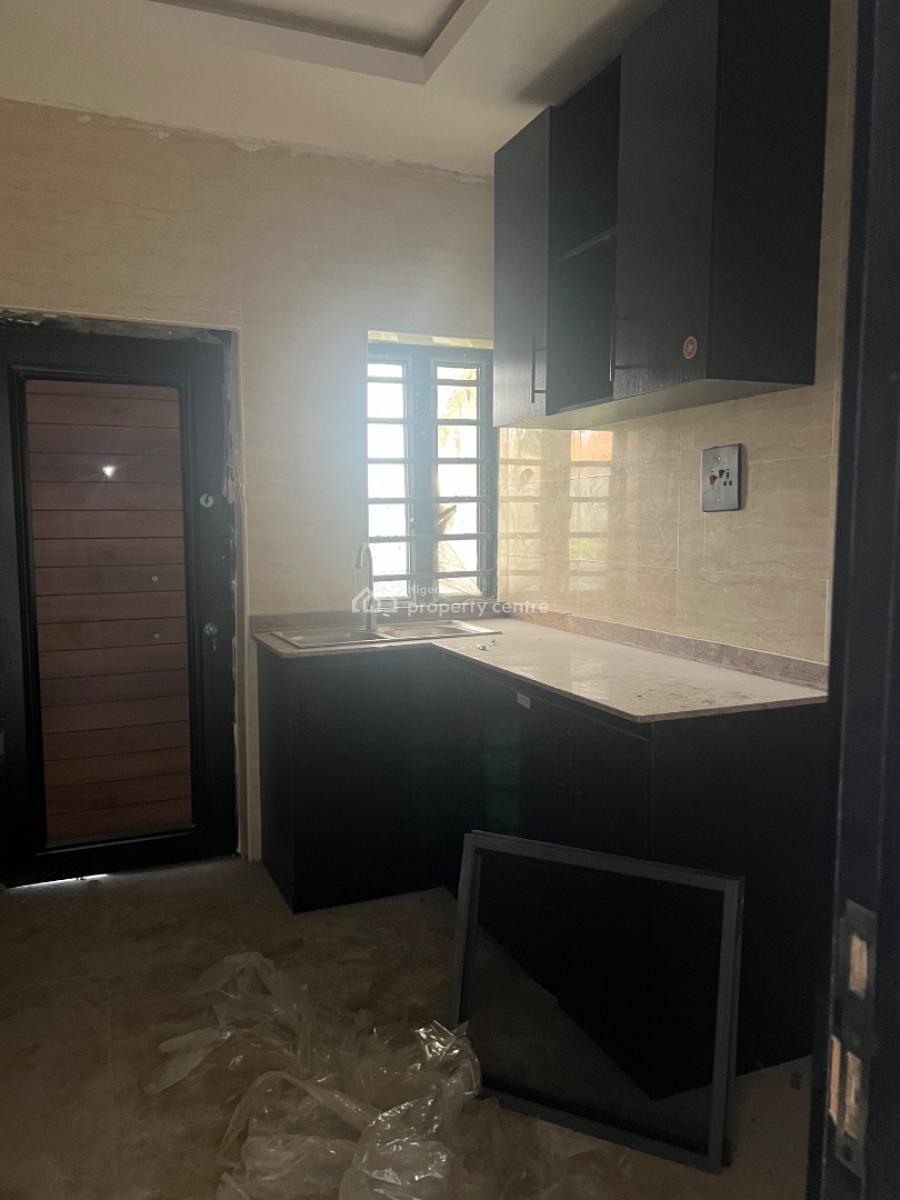 Massive  2 Bedroom  Flat Upstairs, Femi Coker Streeet Gra, Abijo, Lekki, Lagos, Flat / Apartment for Rent