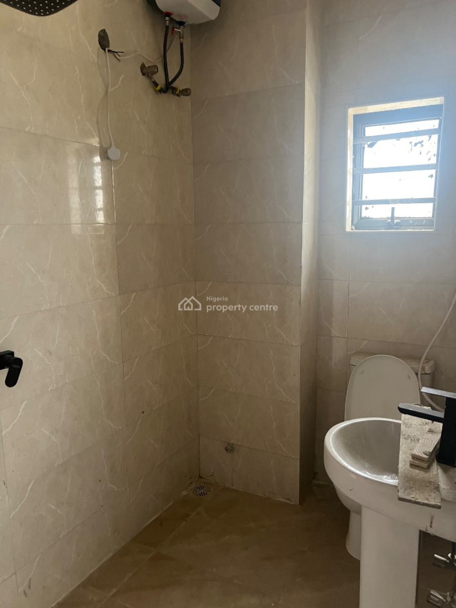 Massive  2 Bedroom  Flat Upstairs, Femi Coker Streeet Gra, Abijo, Lekki, Lagos, Flat / Apartment for Rent