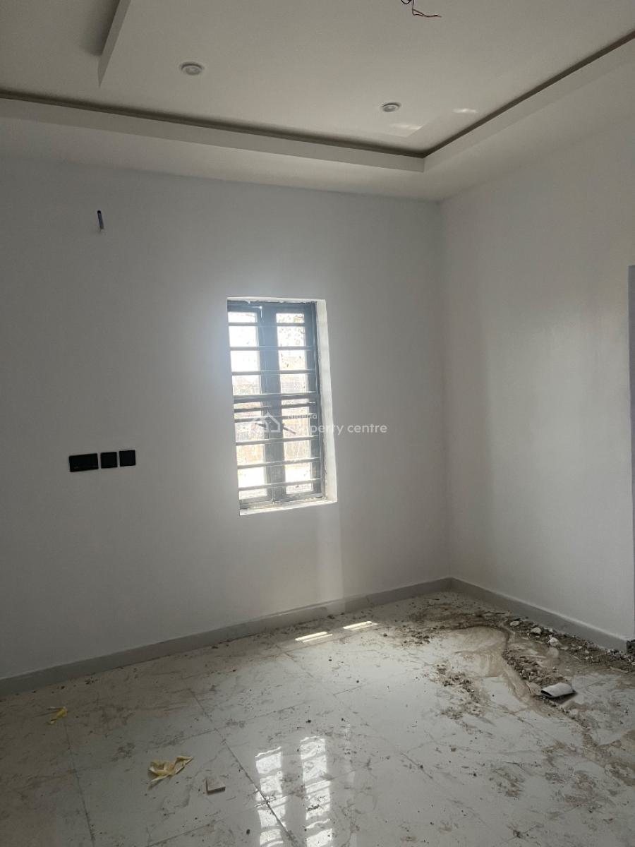 Massive  2 Bedroom  Flat Upstairs, Femi Coker Streeet Gra, Abijo, Lekki, Lagos, Flat / Apartment for Rent