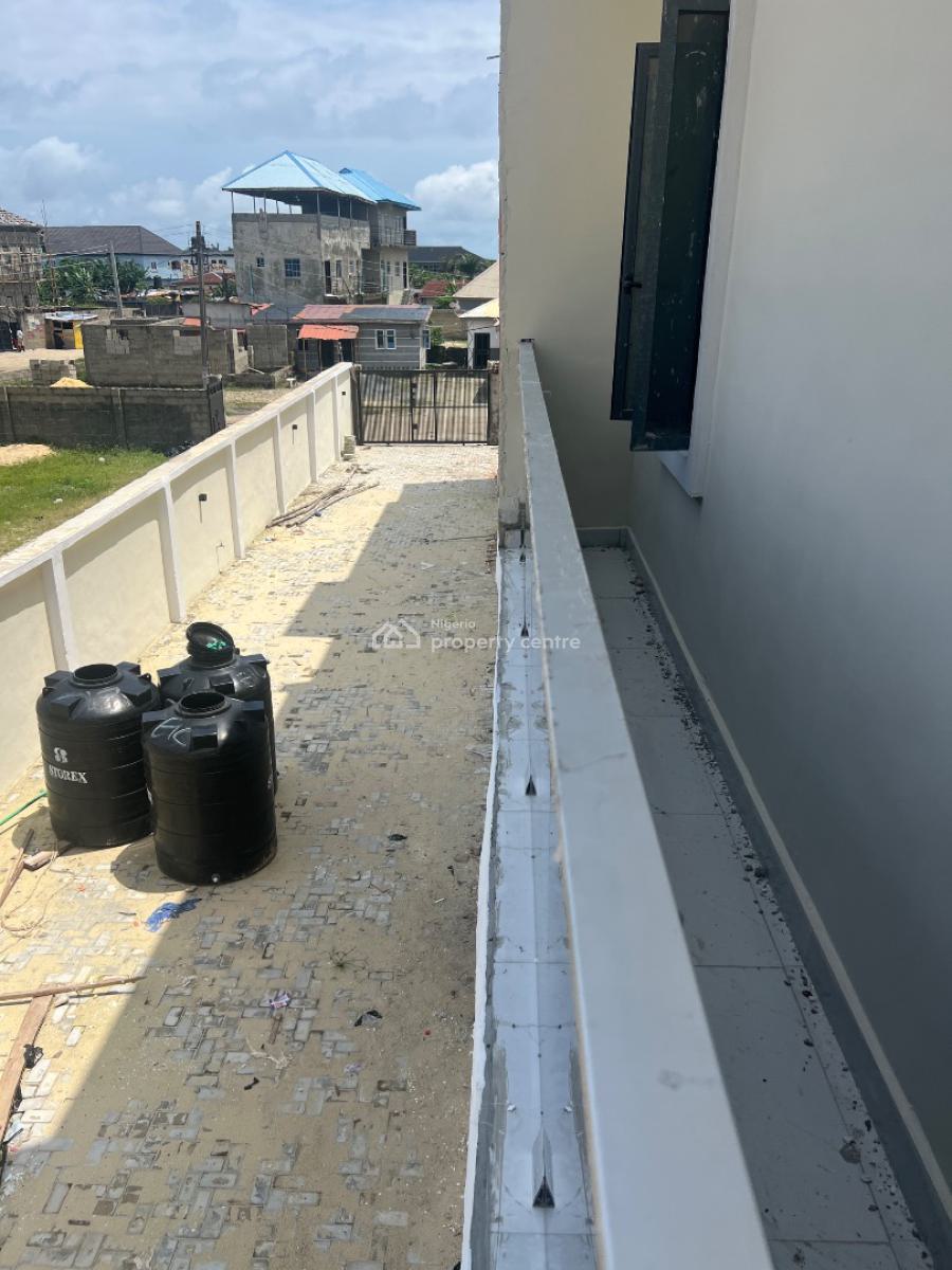 Massive  2 Bedroom  Flat Upstairs, Femi Coker Streeet Gra, Abijo, Lekki, Lagos, Flat / Apartment for Rent