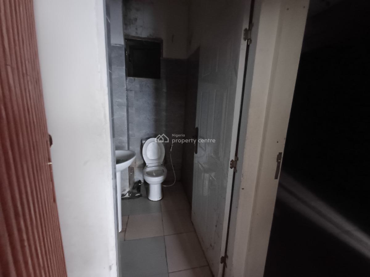 60sqm Shop/ Office Space on The First Floor, Wuse 2, Abuja, Shop for Rent